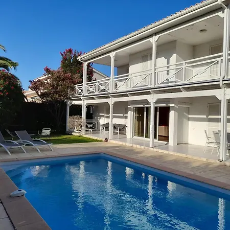 Piscine Golf Tennis Mediterranee * Baillargues